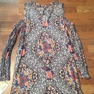 Adorable cold shoulder dress with tags!